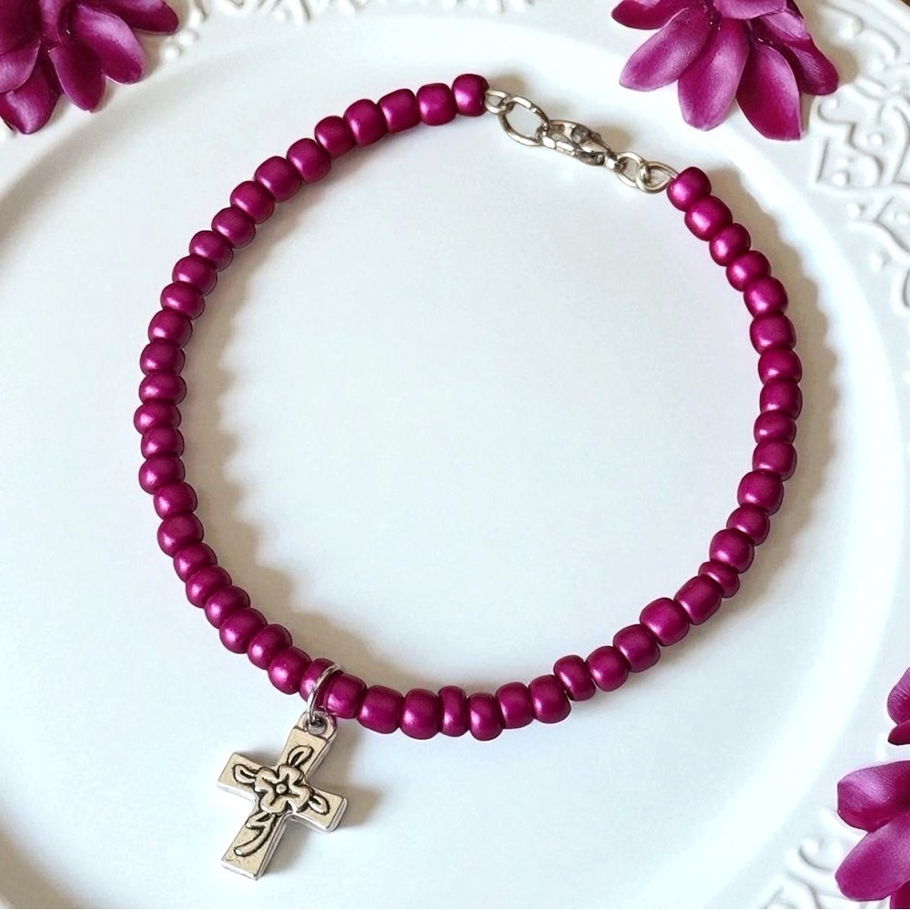 5 For $25💫Fuchsia Beads With a Silver Cross Charm Bracelet